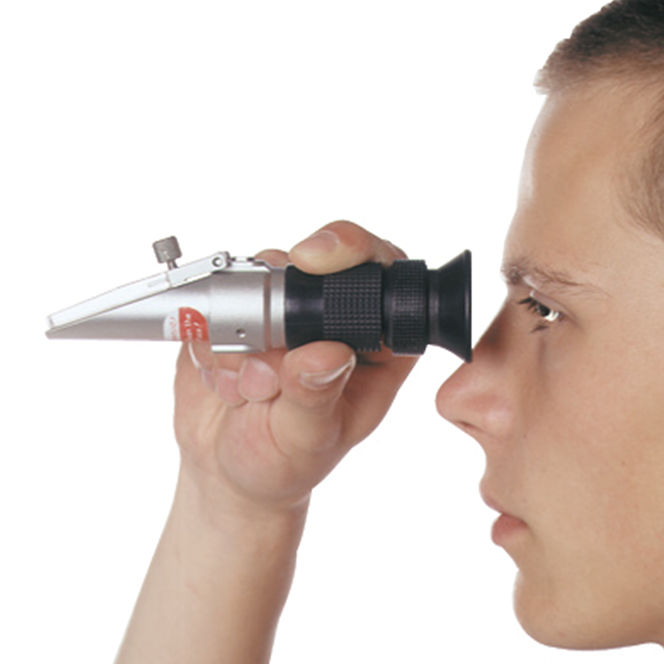 A24 refractometer